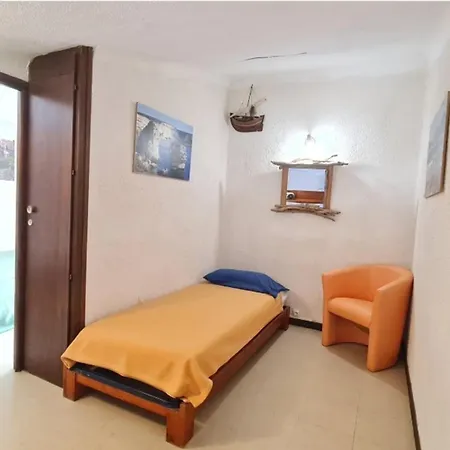 House With Pool And Tennis Court In Porticcio
